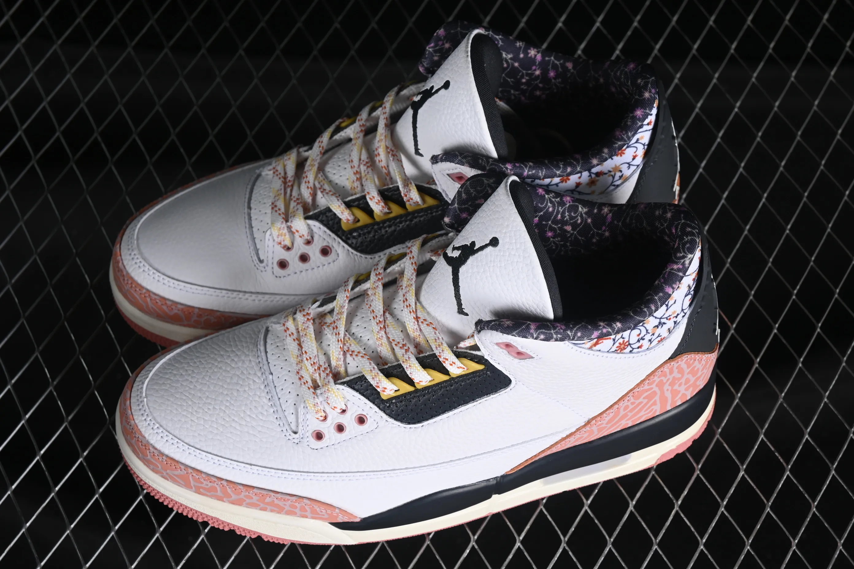 All categories Air Jordan Jordan series basketball shoes Air Jordan 3 Air Jordan 3 GS "Red Stardust" AJ3 Joe 3 new white pink flower 441140-100